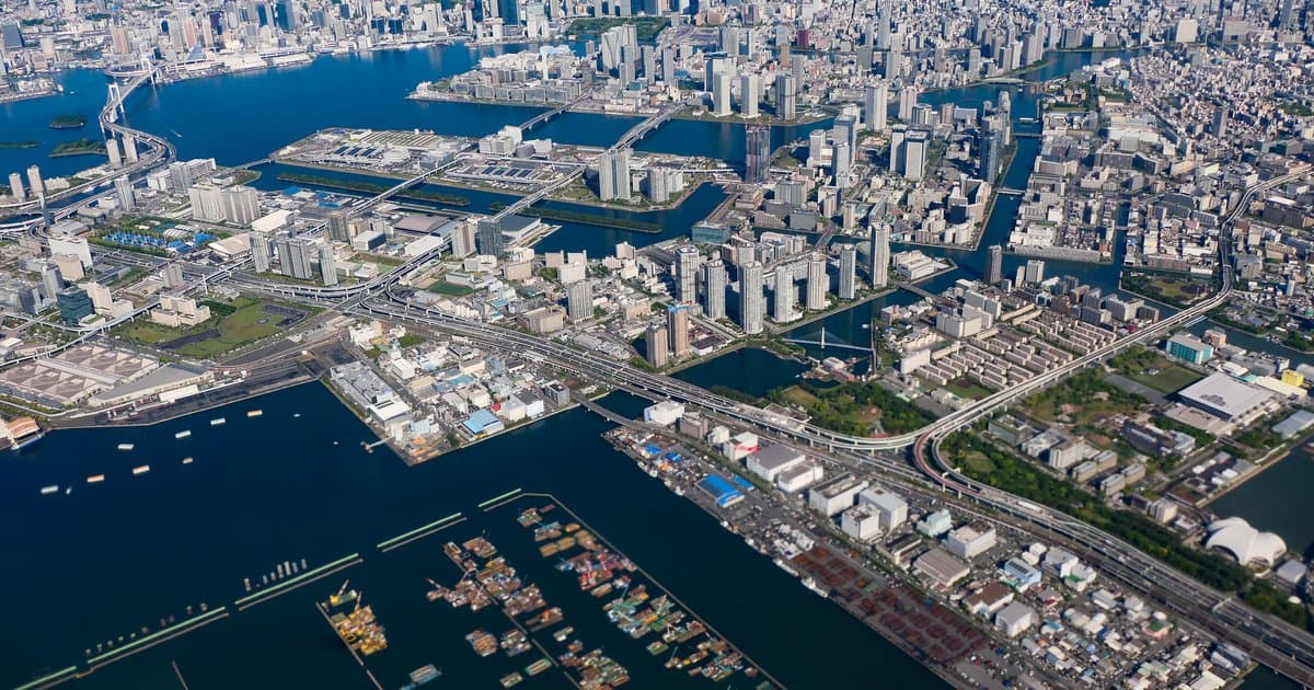江東区の臨海部を空から見た様子